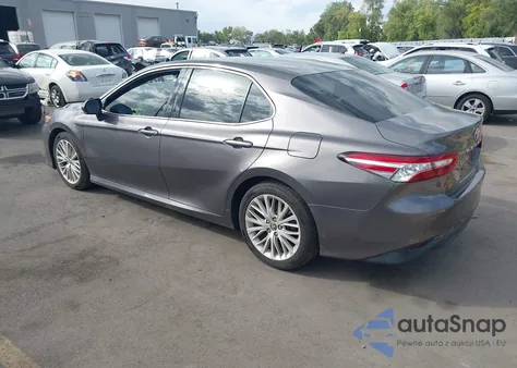 2018 Toyota Camry Xle z USA, uszkodzony, nr VIN 4T1B11HK6JU024455